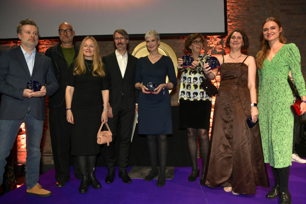 abgebildete Personen v.l.n.r. Jörn Steinhoff, Andreas Kleinert, Anja Schneider, Alexander Fichert, Ulrike Hübschmann, Doris Würfel, Stefanie Schruhl, Josephin Busch